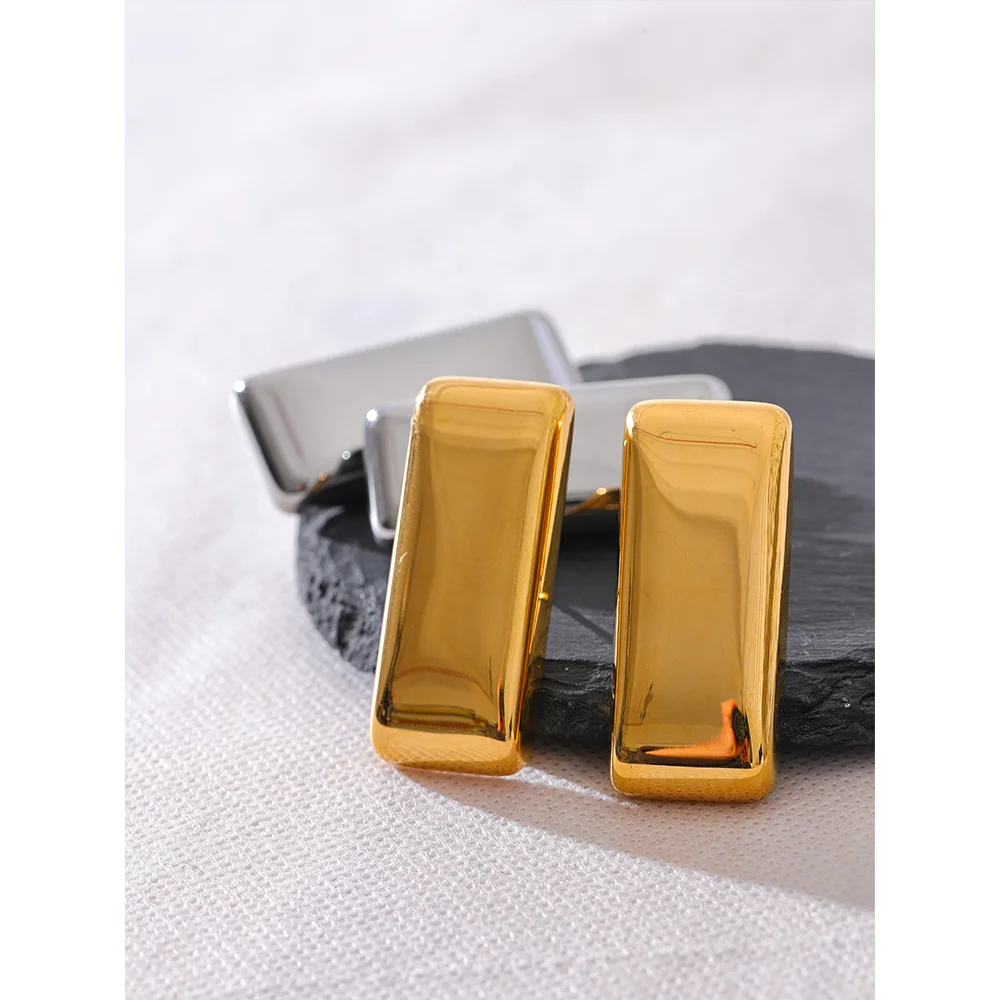 Rectangular Stud