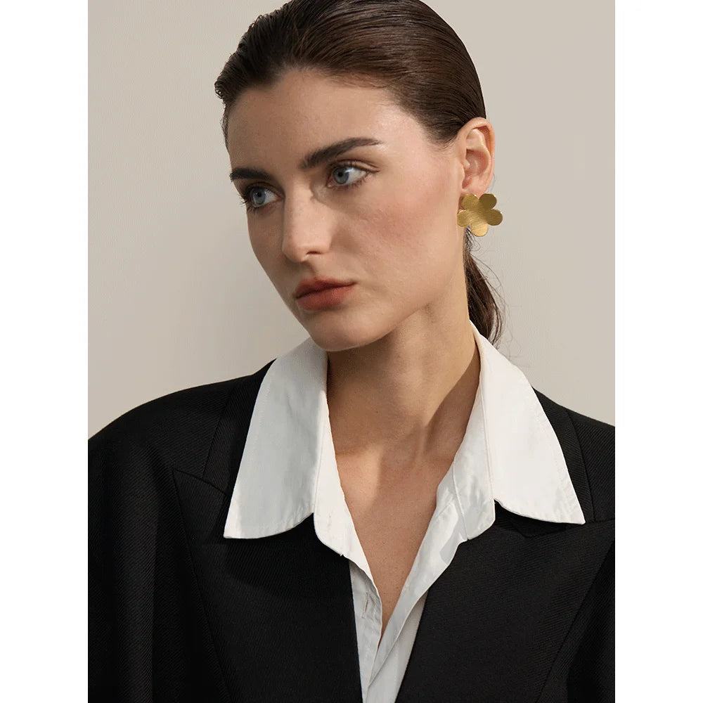 Minimal Flower Stud