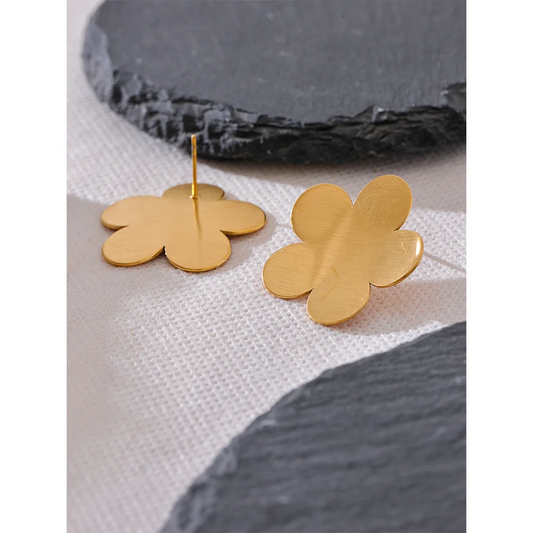 Minimal Flower Stud